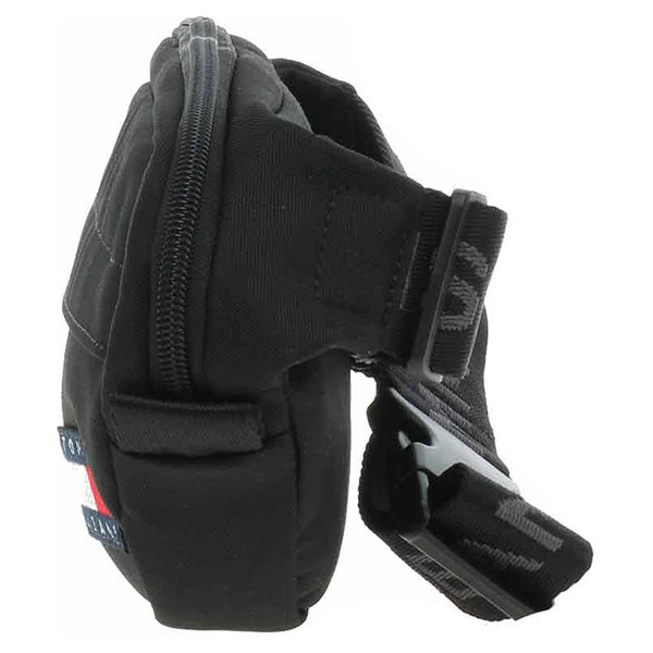 detail Tommy Hilfiger pánská ledvinka AM0AM13701 BDS Black