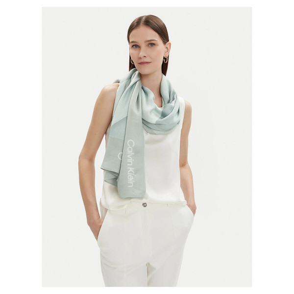 detail Calvin Klein dámský šátek K60K611710 PEB Pigeon