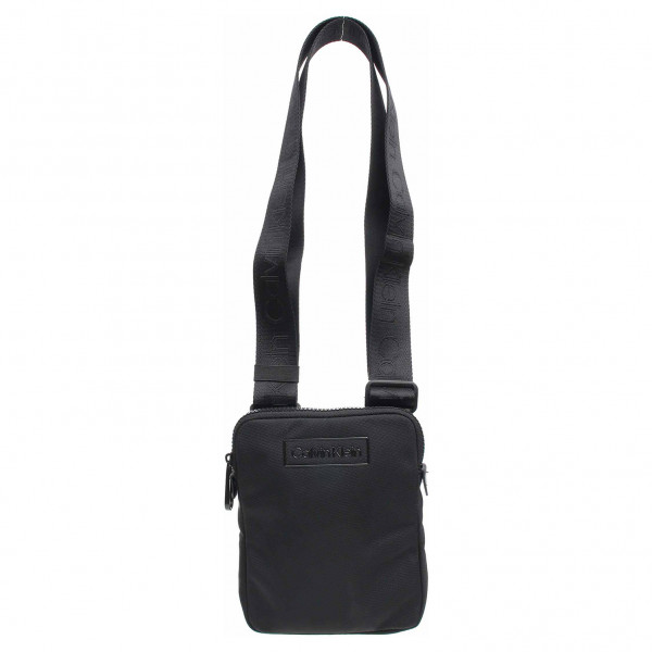 detail Calvin Klein pánská taška K50K507320 BAX Ck black