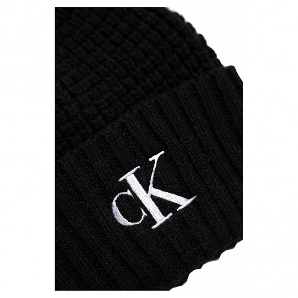 detail Calvin Klein dámská čepice K60K610124 BDS black