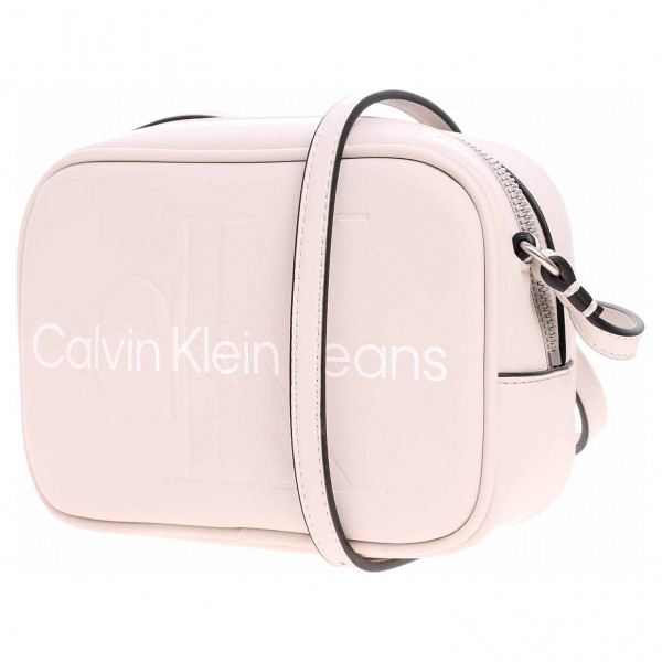 detail Calvin Klein dámská kabelka K60K609311 ACF eggshell