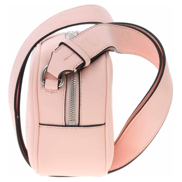 detail Calvin Klein dámská kabelka K60K610065 TKY Pink Blush